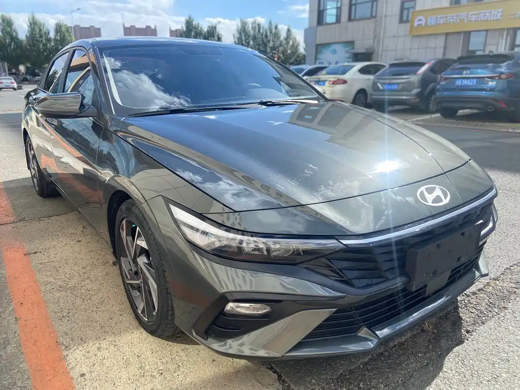 Hyundai Elantra — миниатюра 3