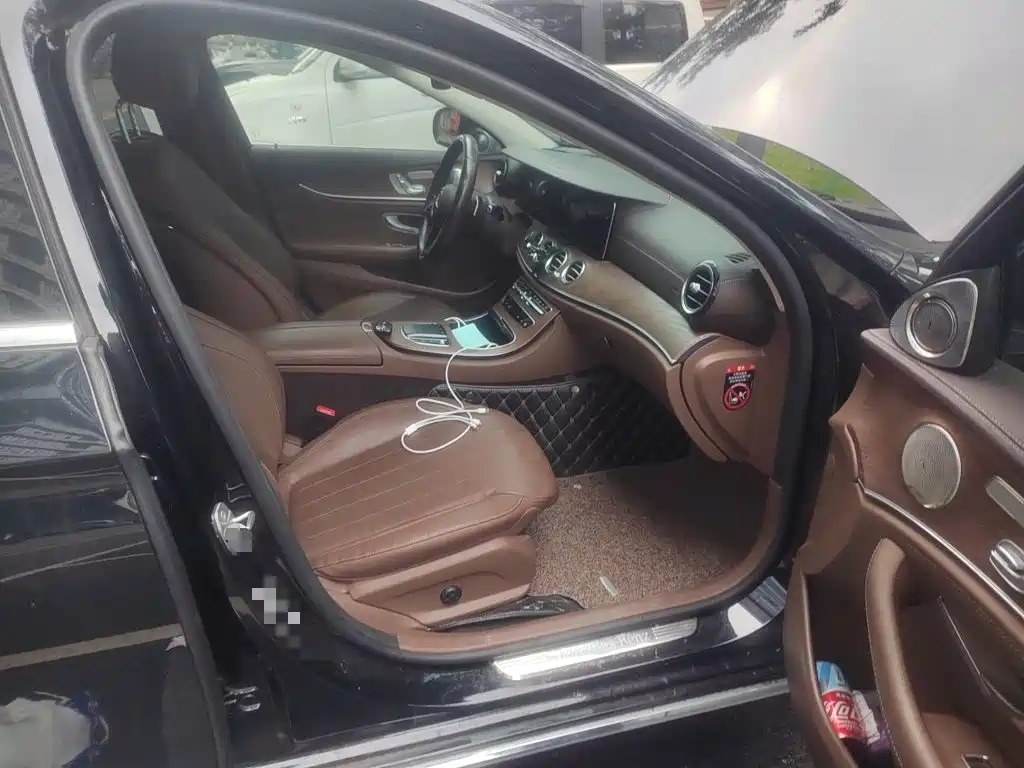 Mercedes-Benz E-Class — миниатюра 18