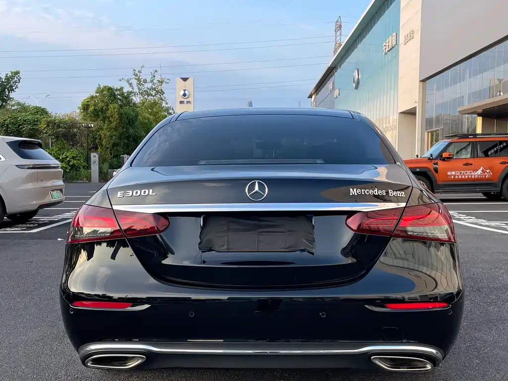 Mercedes-Benz E-Class — миниатюра 20