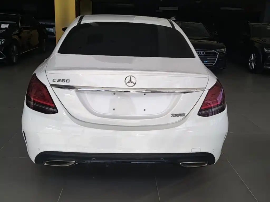 Mercedes-Benz C-Class — миниатюра 6