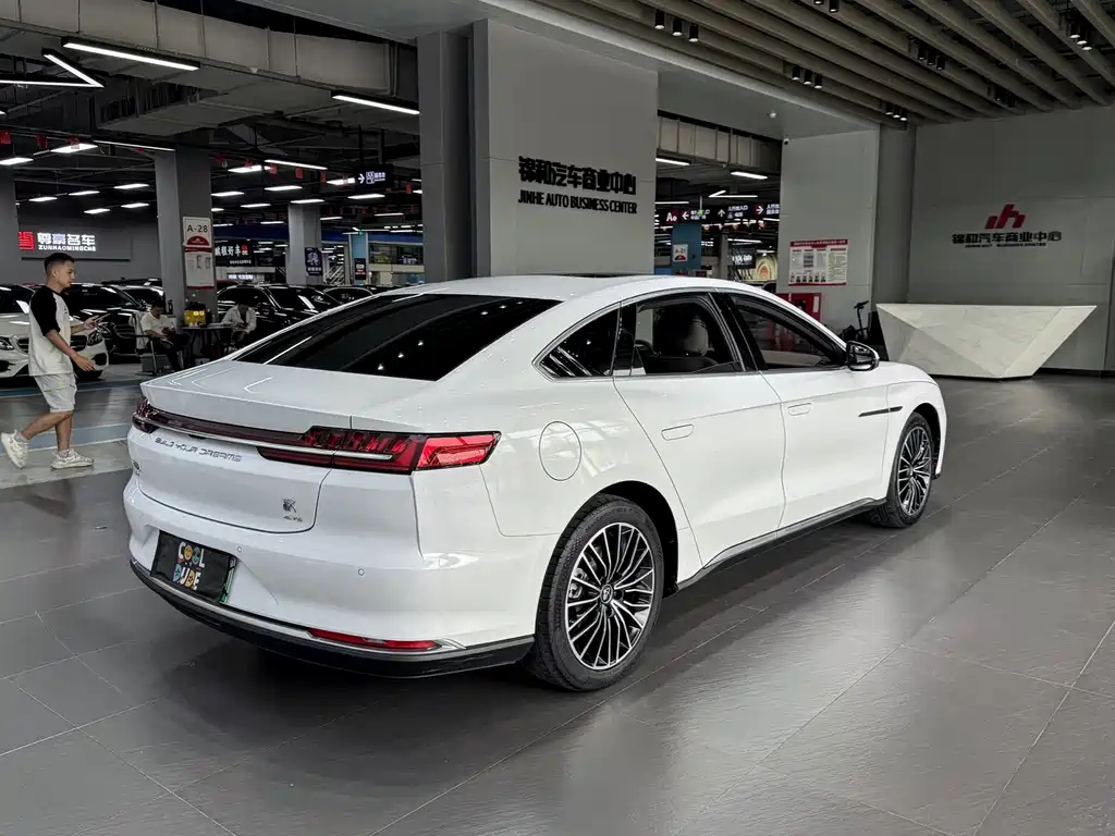 BYD Han — миниатюра 6