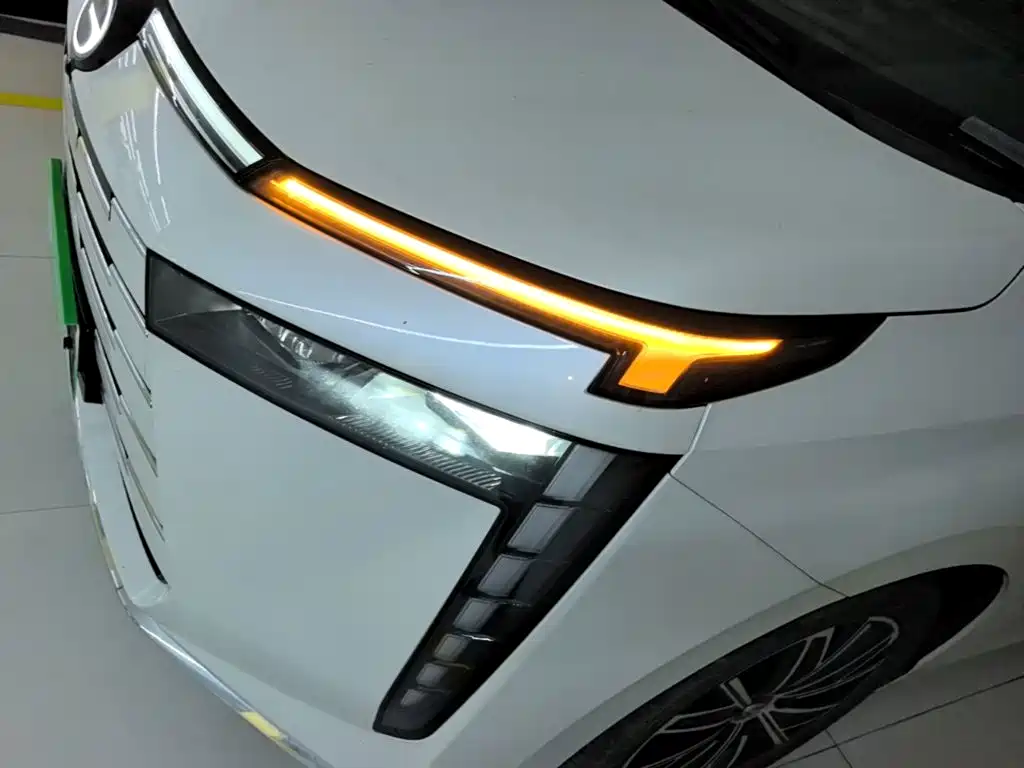 GAC Motor Trumpchi E8 PHEV — миниатюра 24