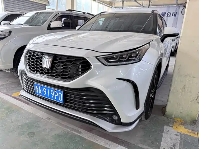 Toyota Crown Kluger