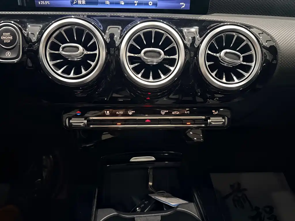 Mercedes-Benz A-Class — миниатюра 17