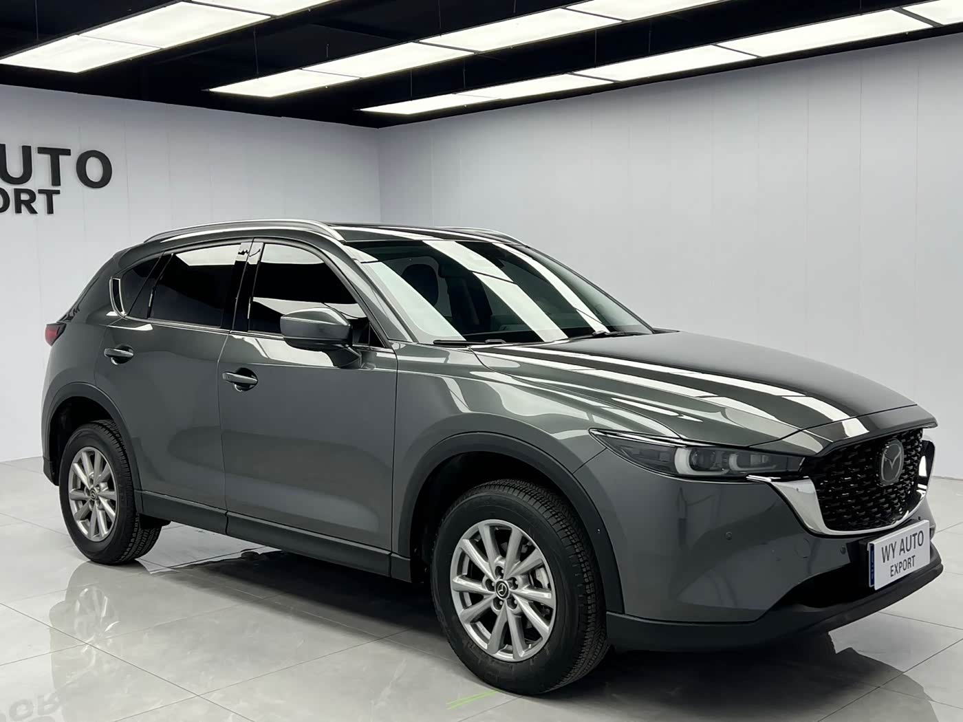 Mazda CX-5 2.0 л 2022 г. Серебристо-серый, пробег 26000 км