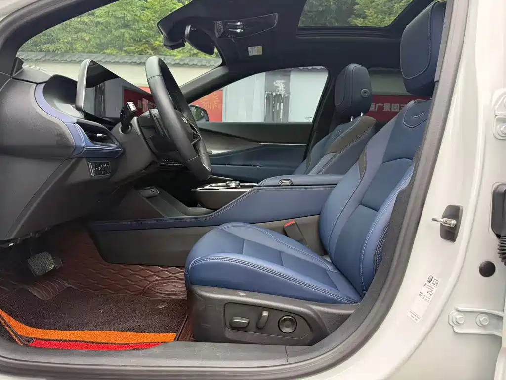 Cadillac GT4 — миниатюра 6