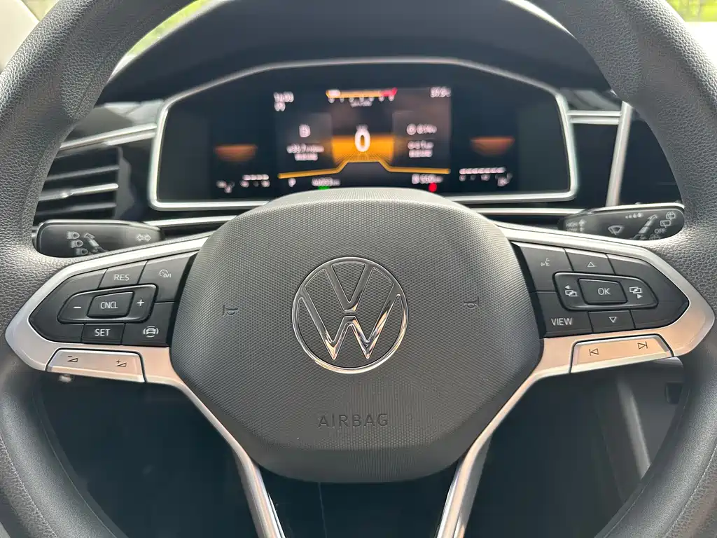 Volkswagen Tiguan L — миниатюра 9