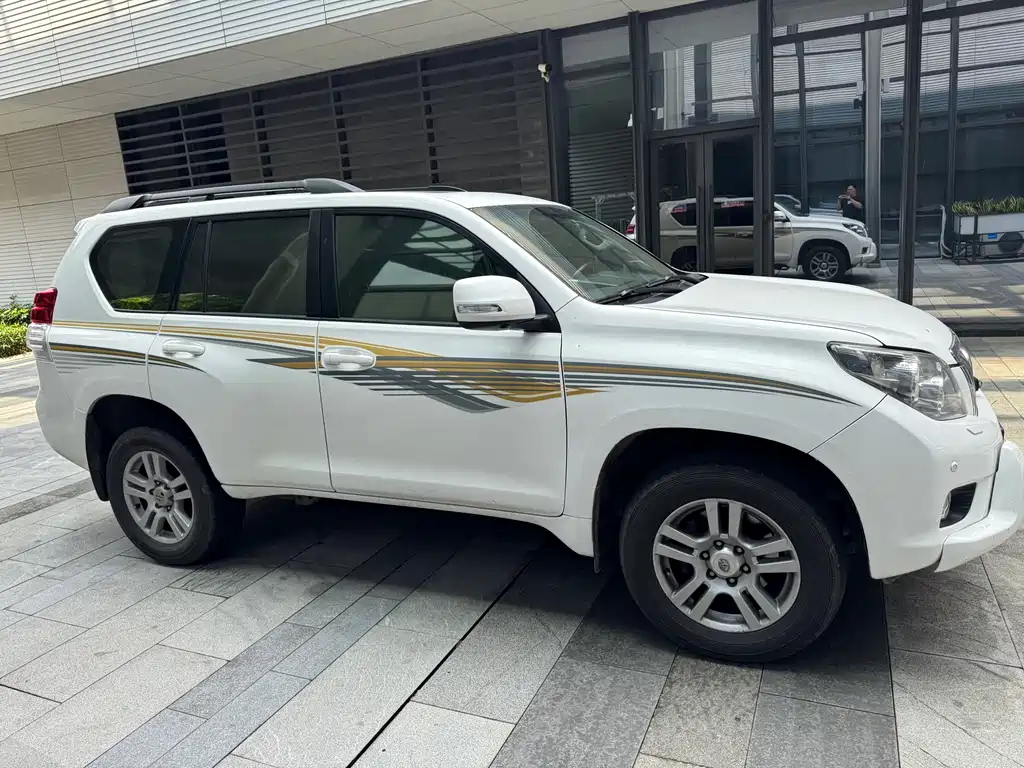 Toyota Land Cruiser Prado 2010 4.0L AT VX NAVI