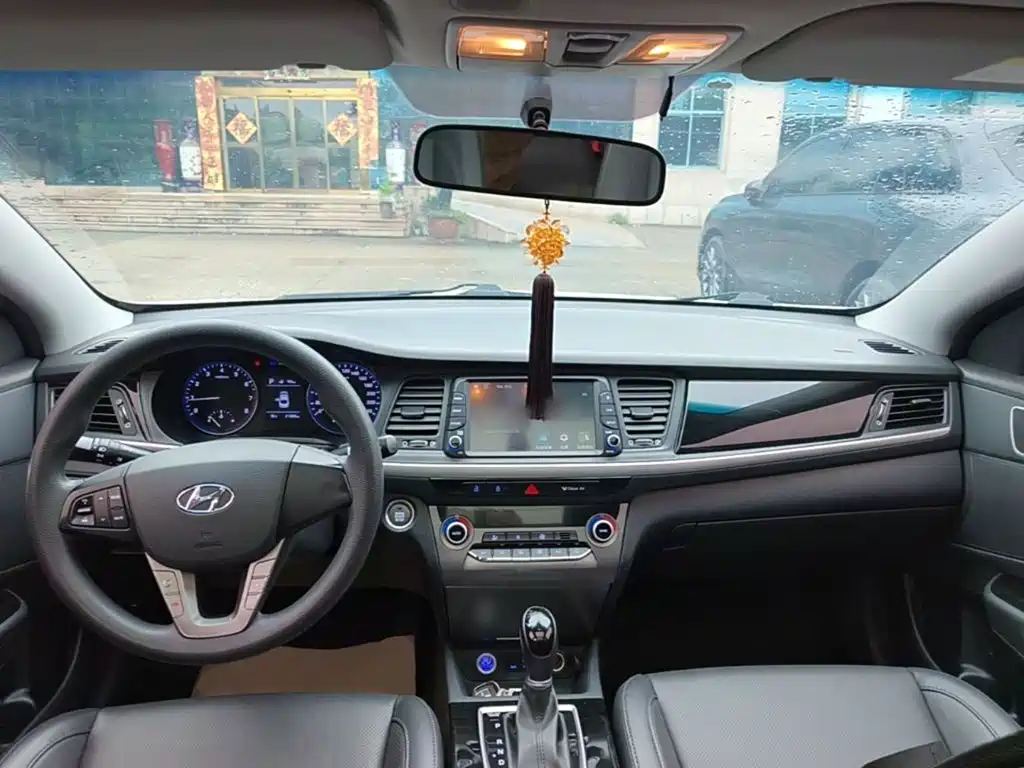 Hyundai Mistra — миниатюра 10