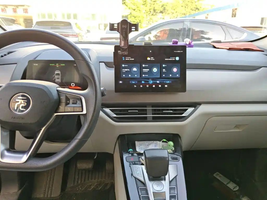 BYD Yuan Pro — миниатюра 13