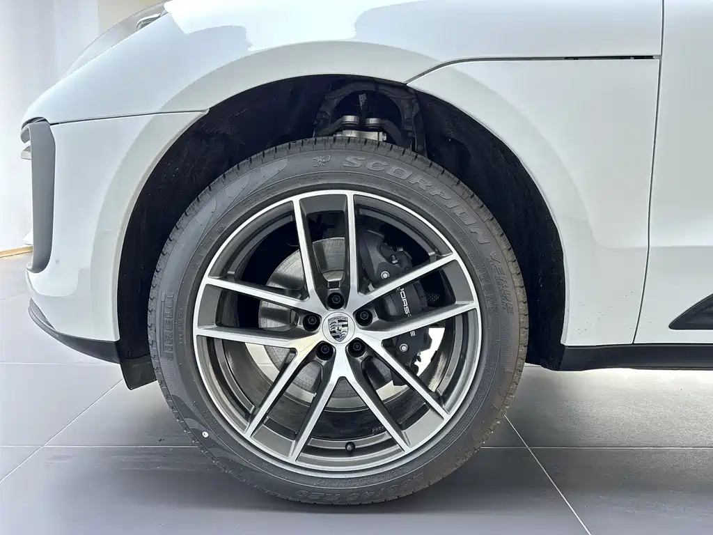 Porsche Macan — миниатюра 8