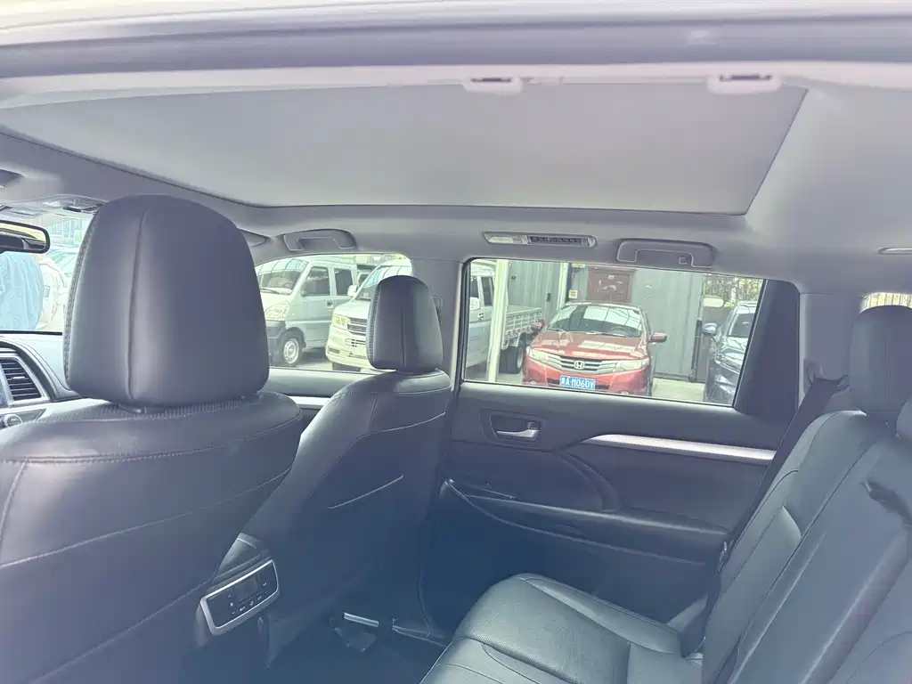 Toyota Highlander — миниатюра 12