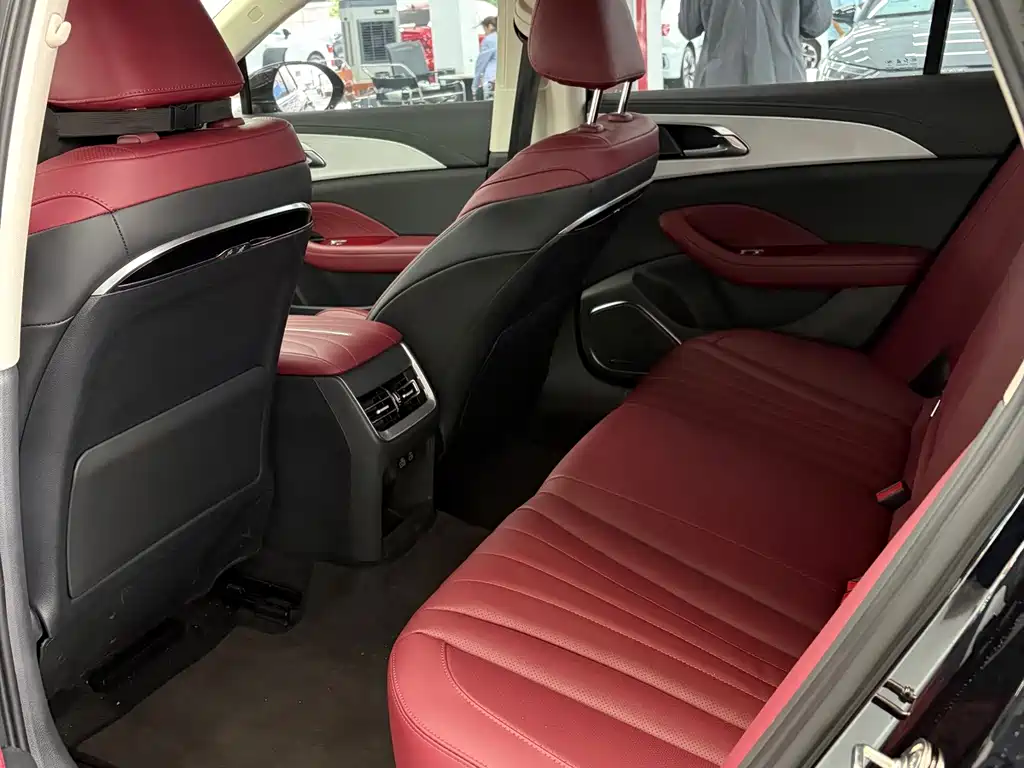 Hongqi Hongqi H5 — миниатюра 8