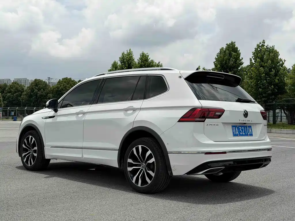Volkswagen Tiguan L L 2021 330TSI AT R-Line