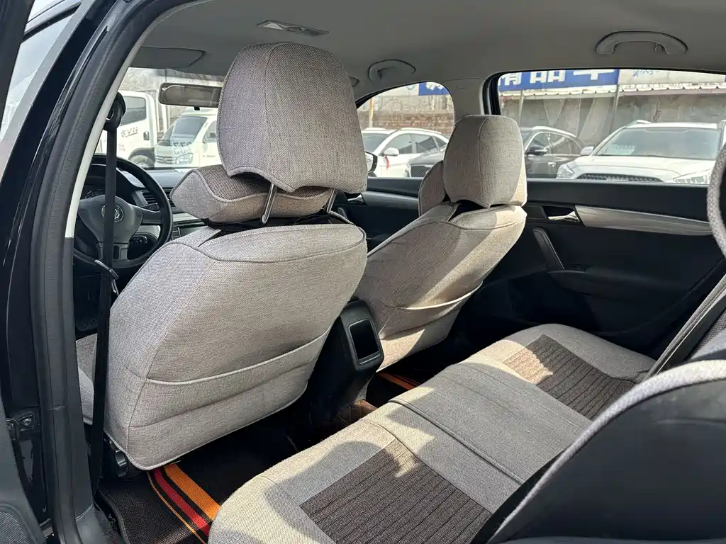 Volkswagen Lavida Facelift Classic 1.6L Auto Elegant Edition, фото 6