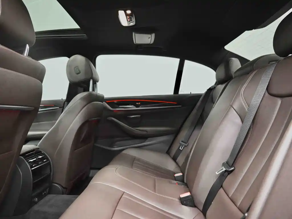 BMW 5 Series — миниатюра 25