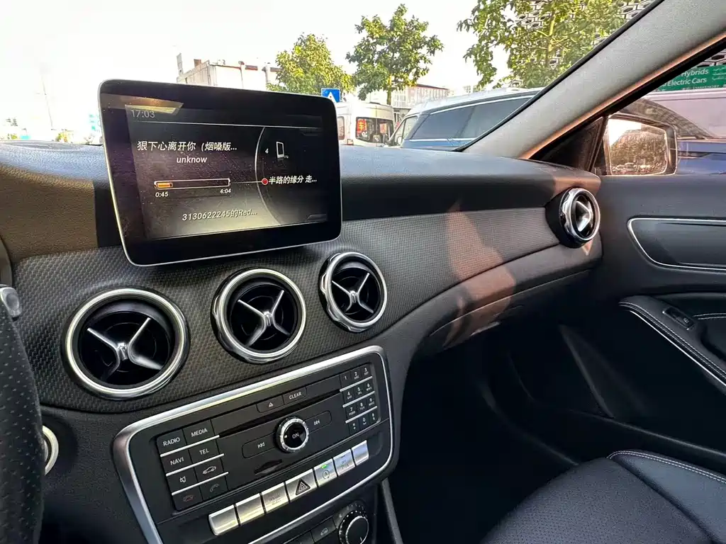 Mercedes-Benz GLA — миниатюра 19