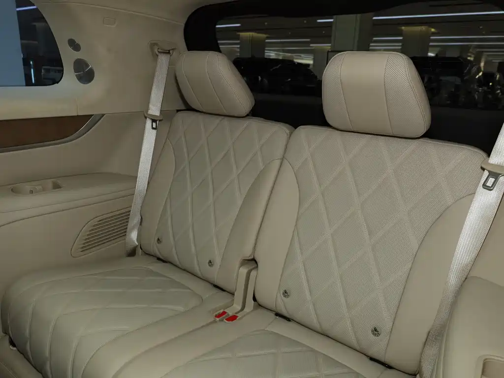 AITO ASK THE WORLD M9