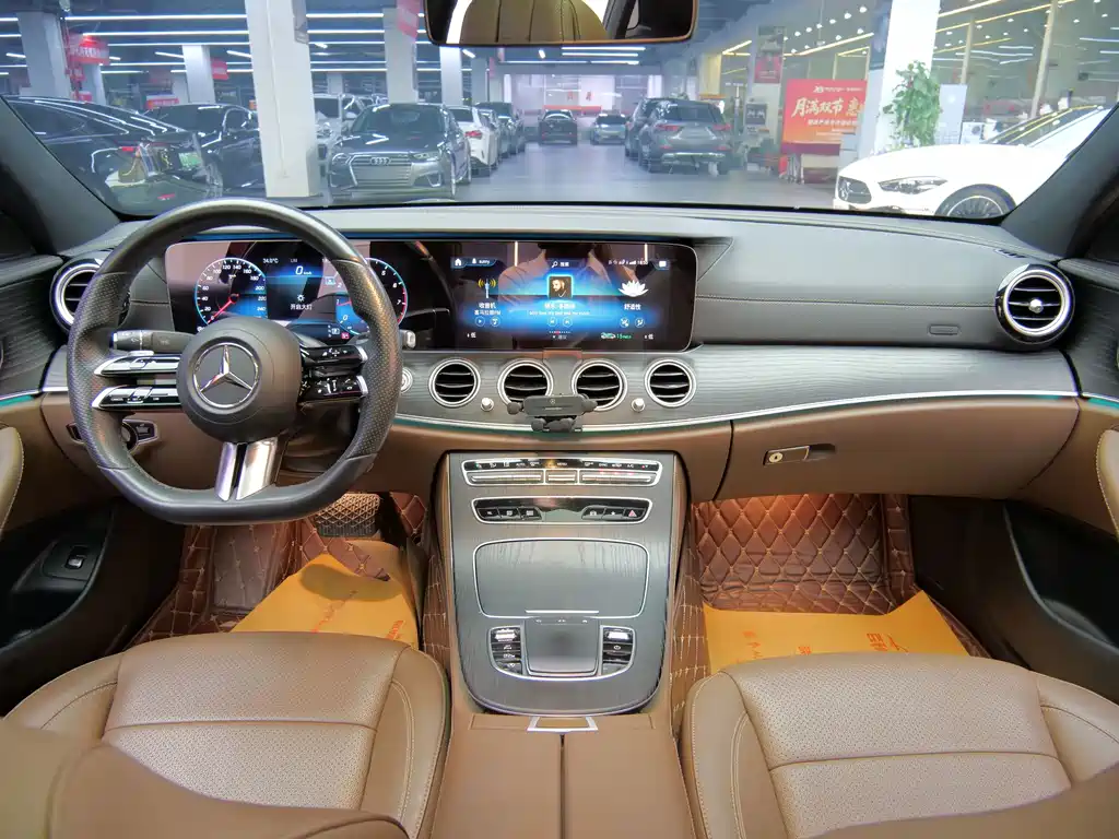 Mercedes-Benz E-Class — миниатюра 12