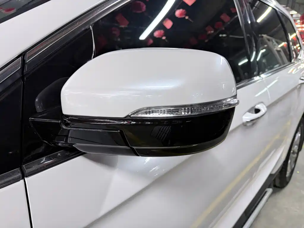 Ford Edge — миниатюра 6