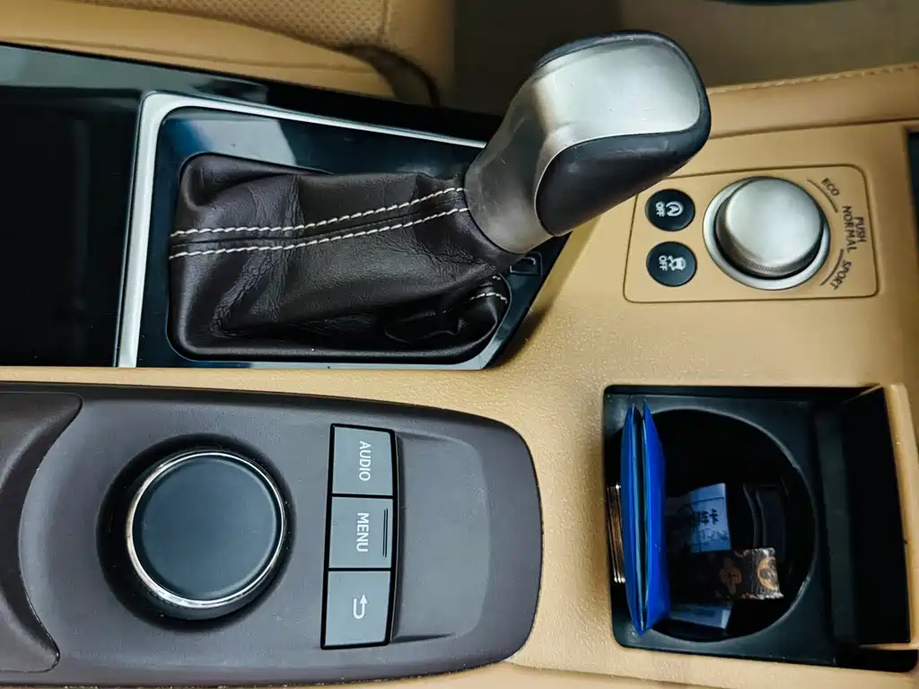 Lexus ES — миниатюра 15