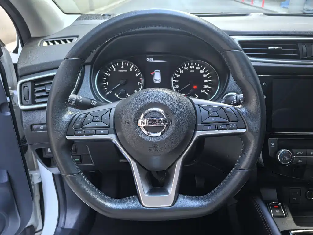 Nissan Qashqai — миниатюра 11