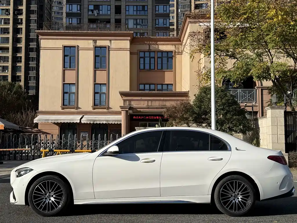 MERCEDES-BENZ C CLASS