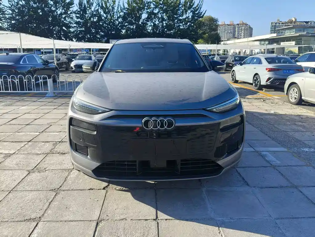 Audi Q6L e-tron — миниатюра 2