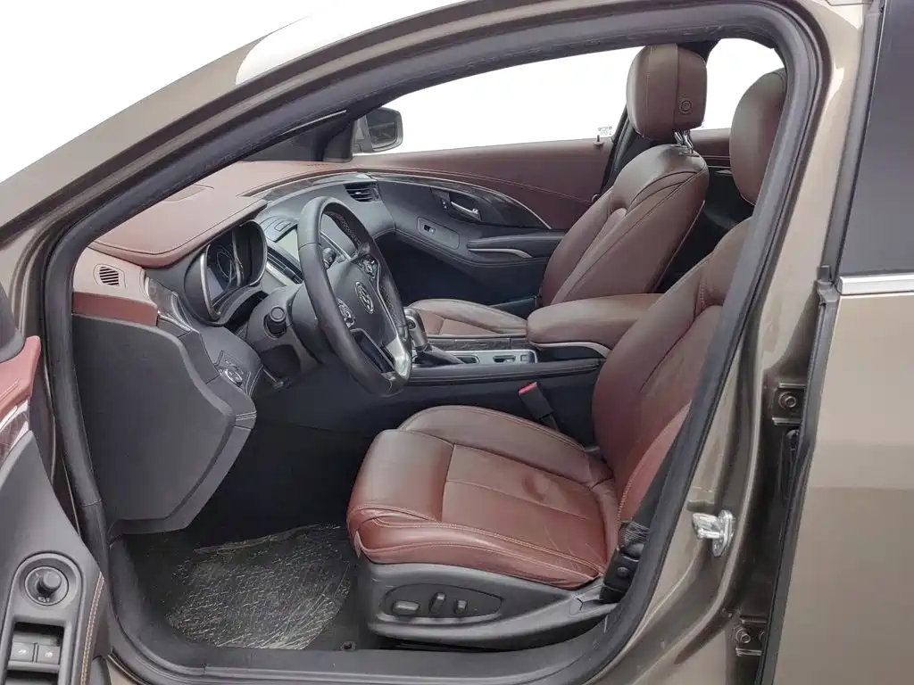 Buick LaCrosse — миниатюра 10