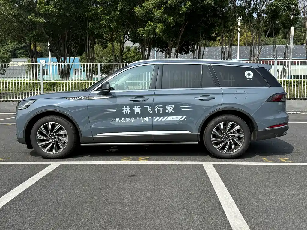 Lincoln Aviator — миниатюра 8