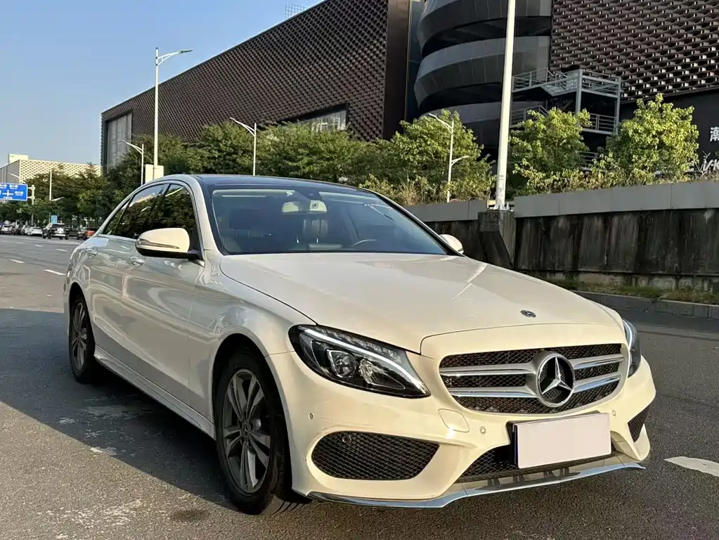 Mercedes-Benz C-Class — миниатюра 3