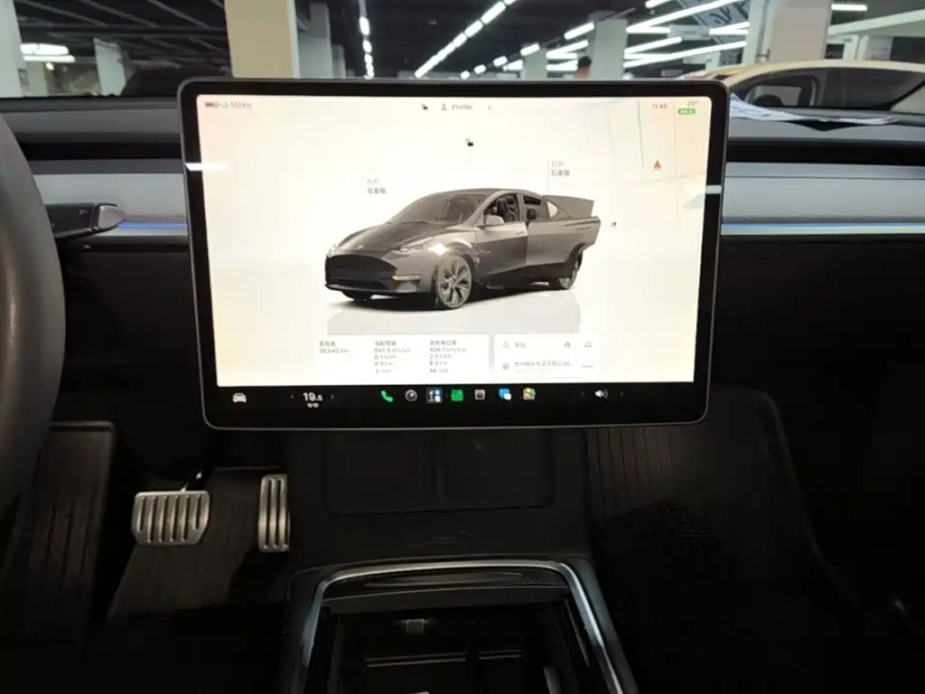Tesla Model Y — миниатюра 13