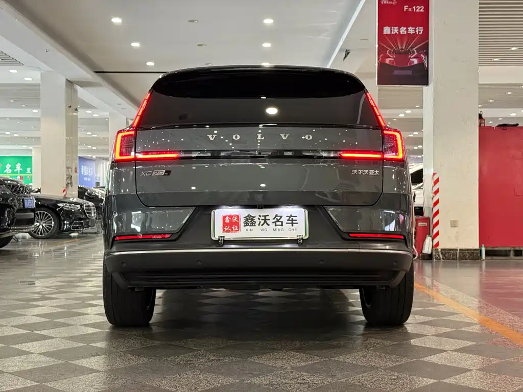 Volvo XC70 PHEV — миниатюра 3