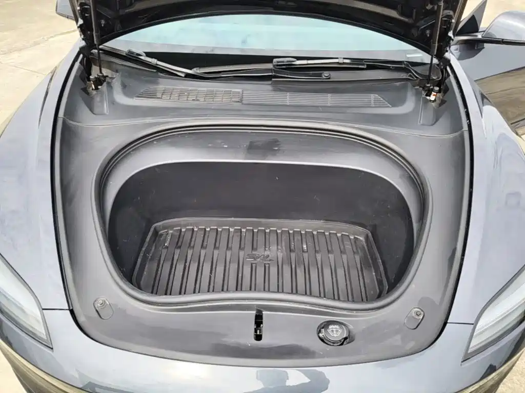 Tesla Model 3 — миниатюра 20