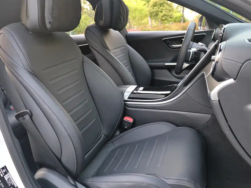 Mercedes-Benz C-Class 2023 — фото 19