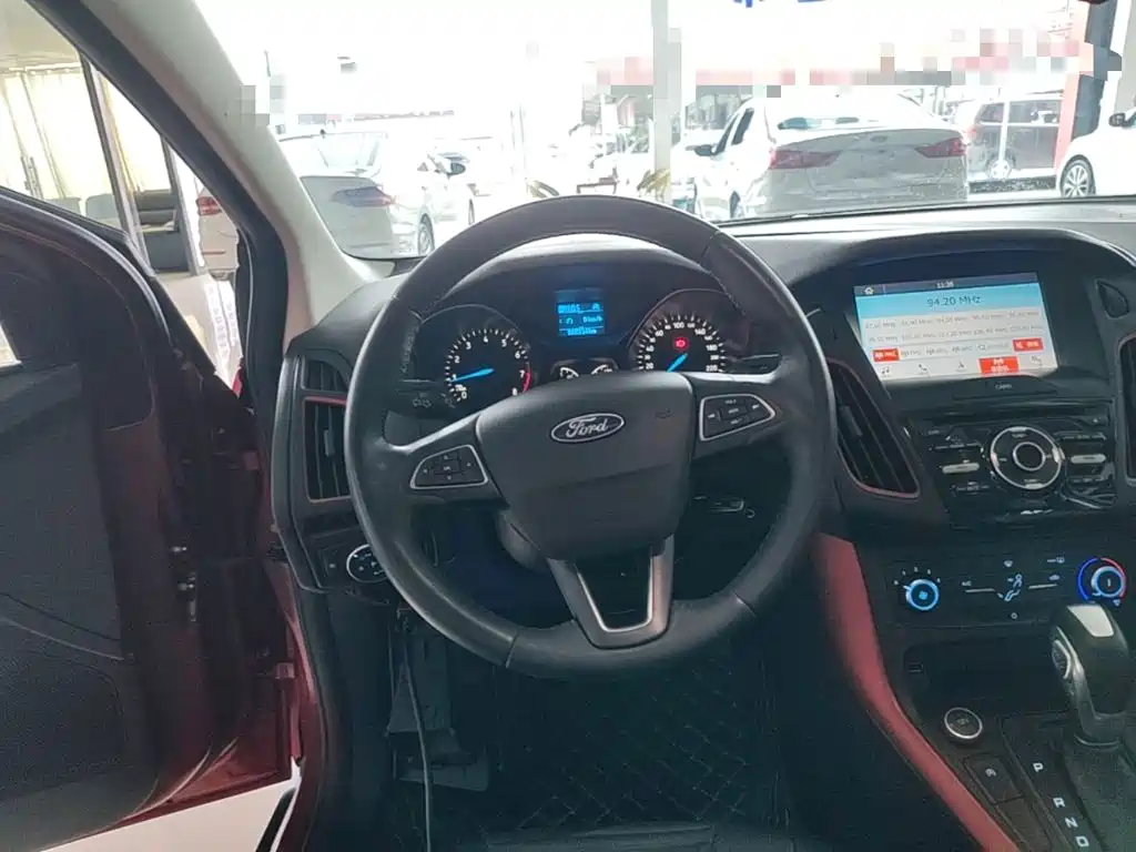 Ford Focus — миниатюра 11
