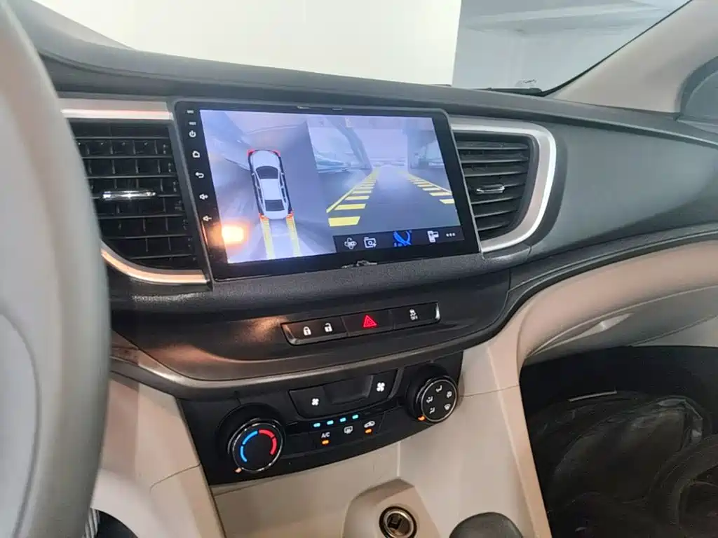 Buick Excelle — миниатюра 13