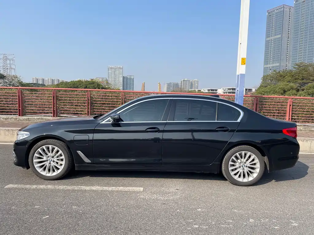 BMW 5 SERIES NEW ENERGY