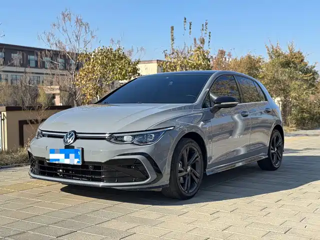 VOLKSWAGEN GOLF 2022