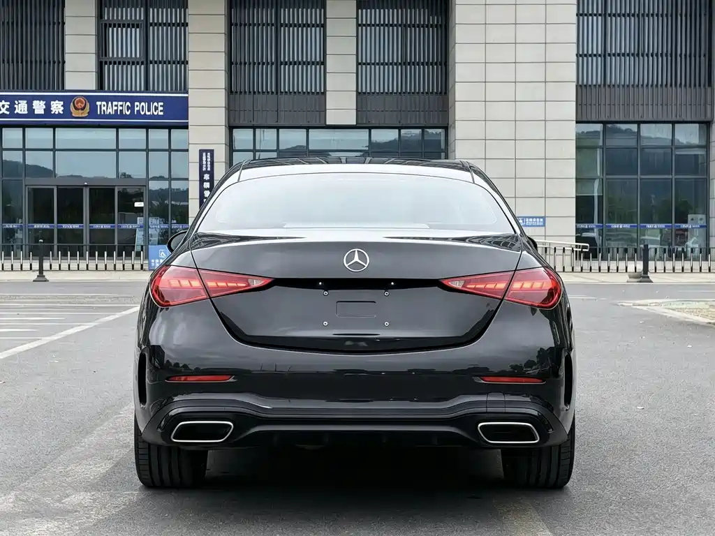Mercedes-Benz C-Class — миниатюра 8