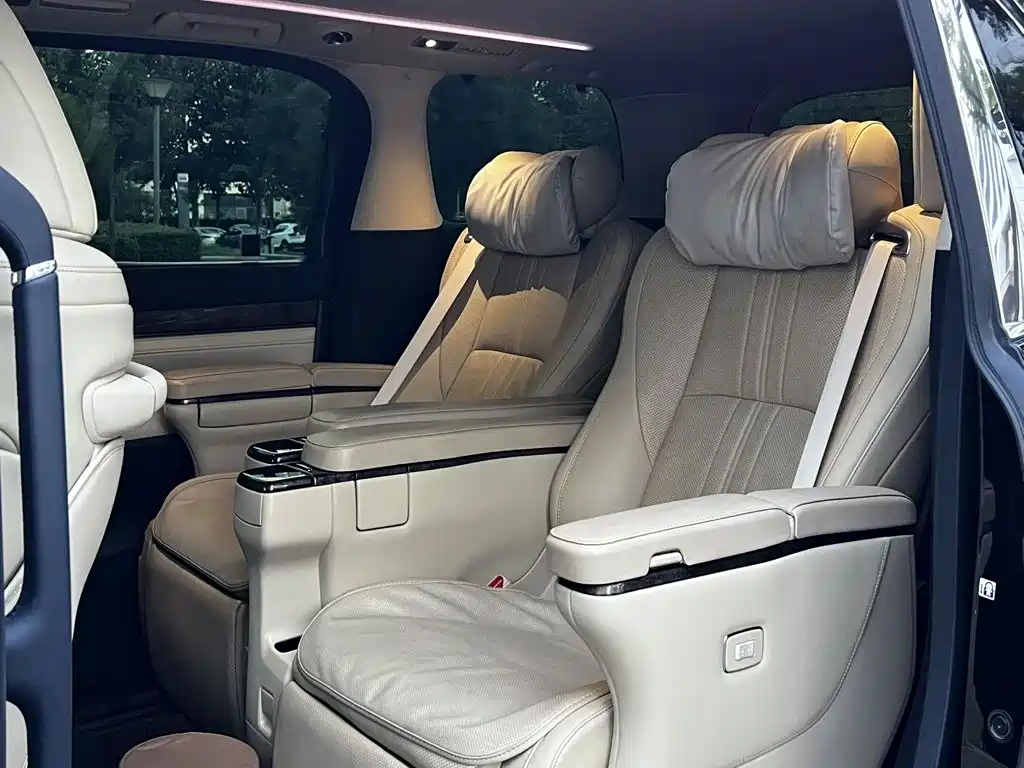 Toyota Vellfire — миниатюра 11