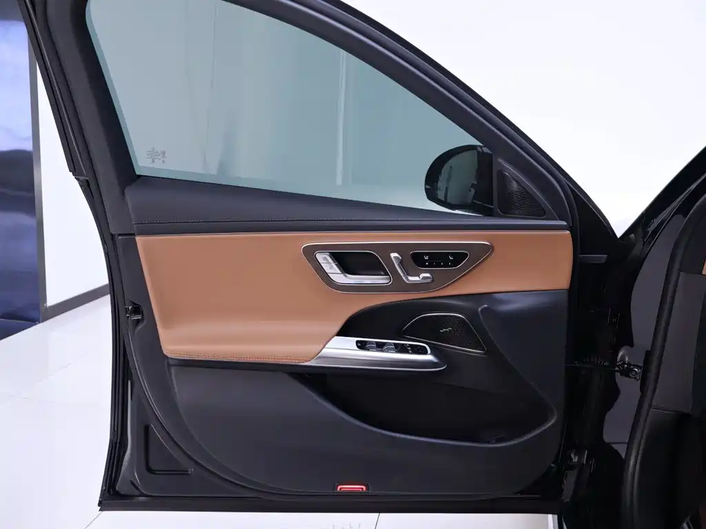 Mercedes-Benz E-Class — миниатюра 18