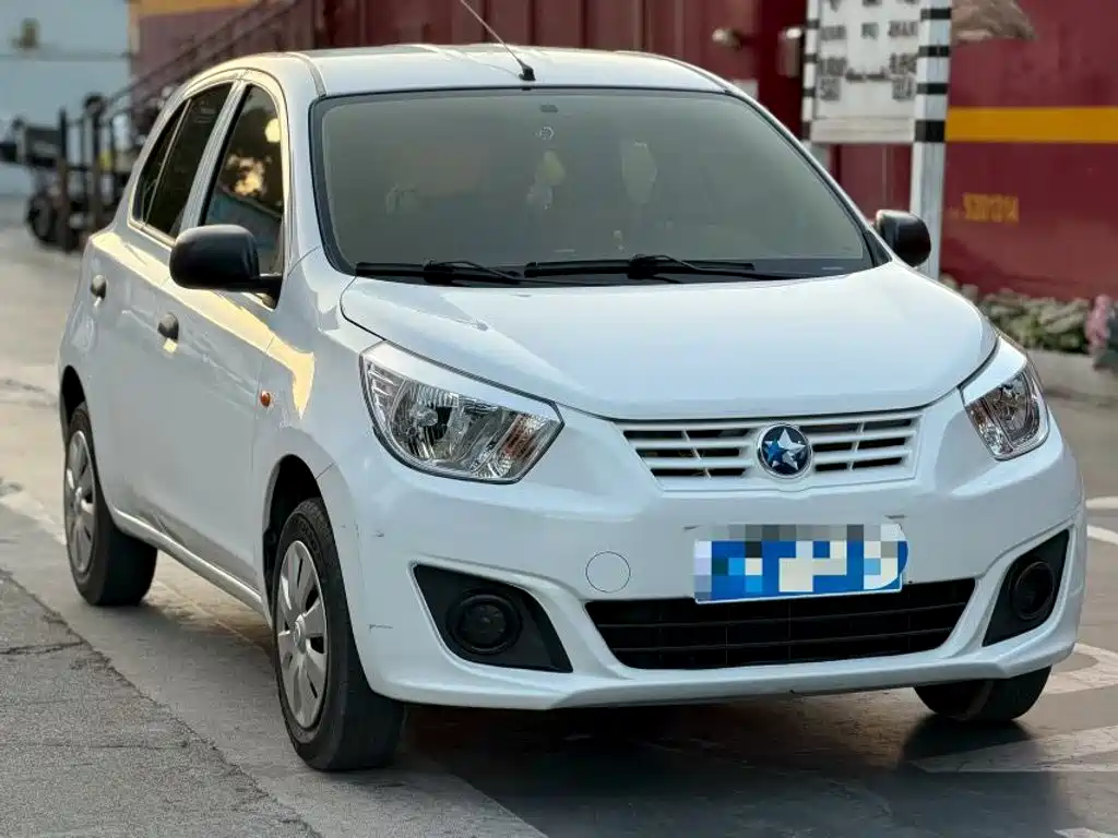 Venucia R30 1.2L Manual Premium Enjoy Edition, фото 3
