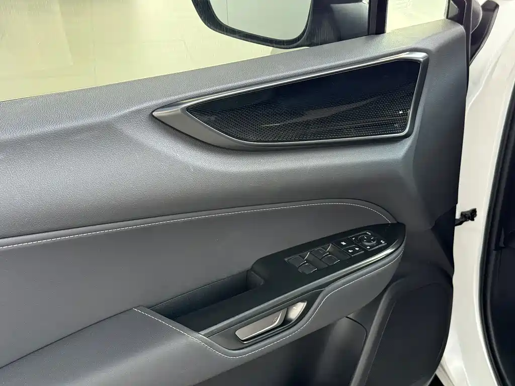 Lexus NX — миниатюра 13