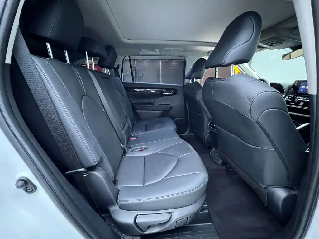 Toyota Highlander — миниатюра 5