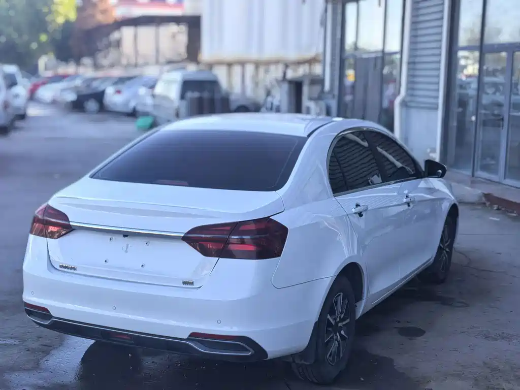 Geely Emgrand — миниатюра 7