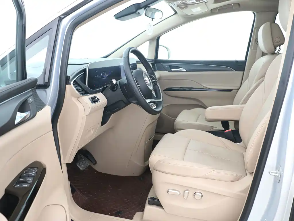 Buick GL8 Hybrid — миниатюра 6