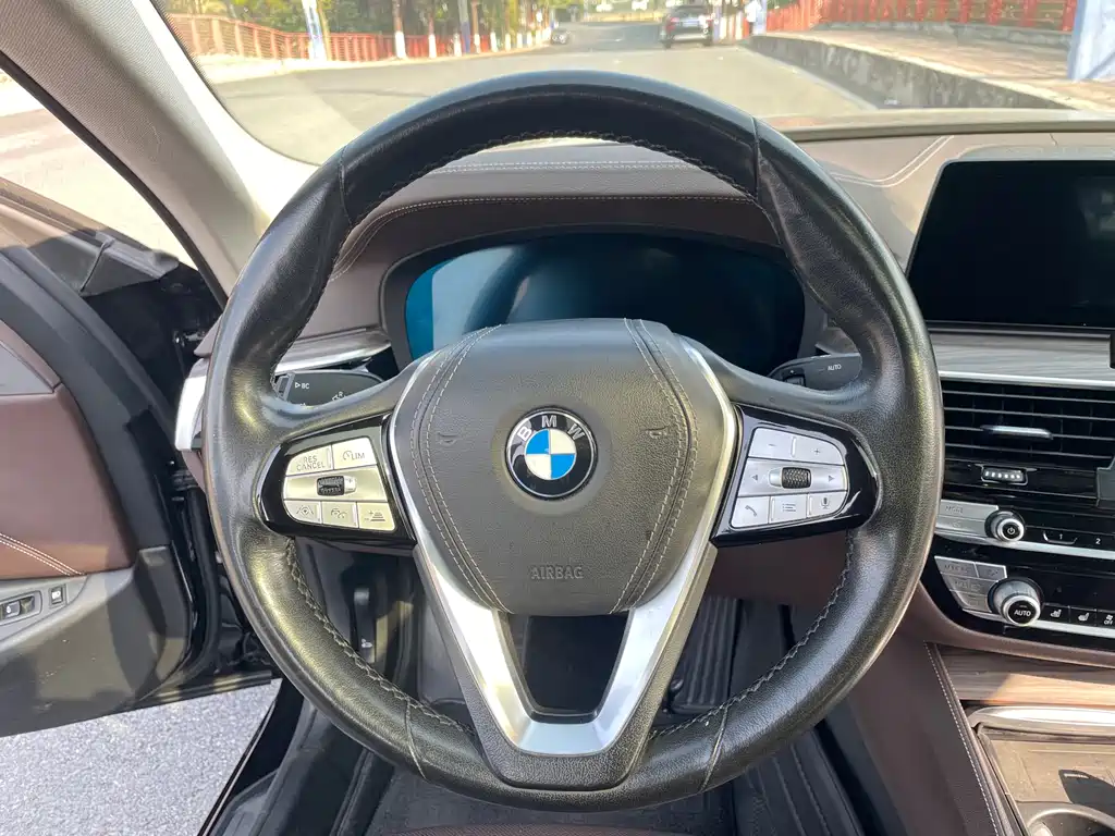 BMW 5 SERIES NEW ENERGY