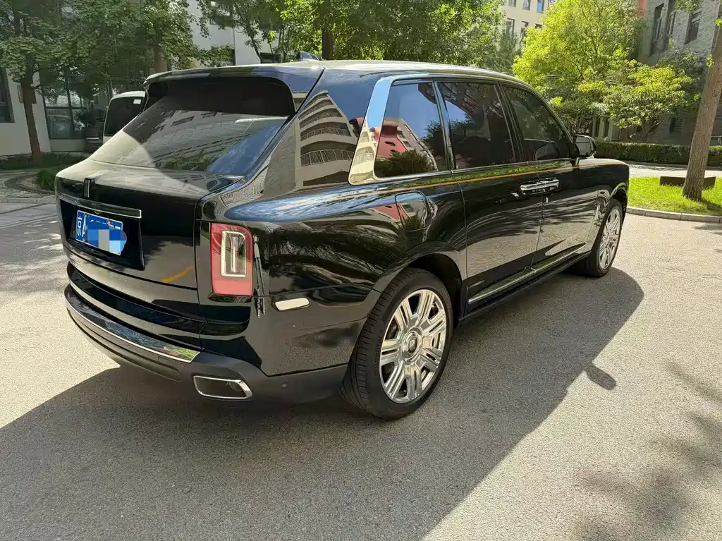 Rolls-Royce Cullinan — миниатюра 4