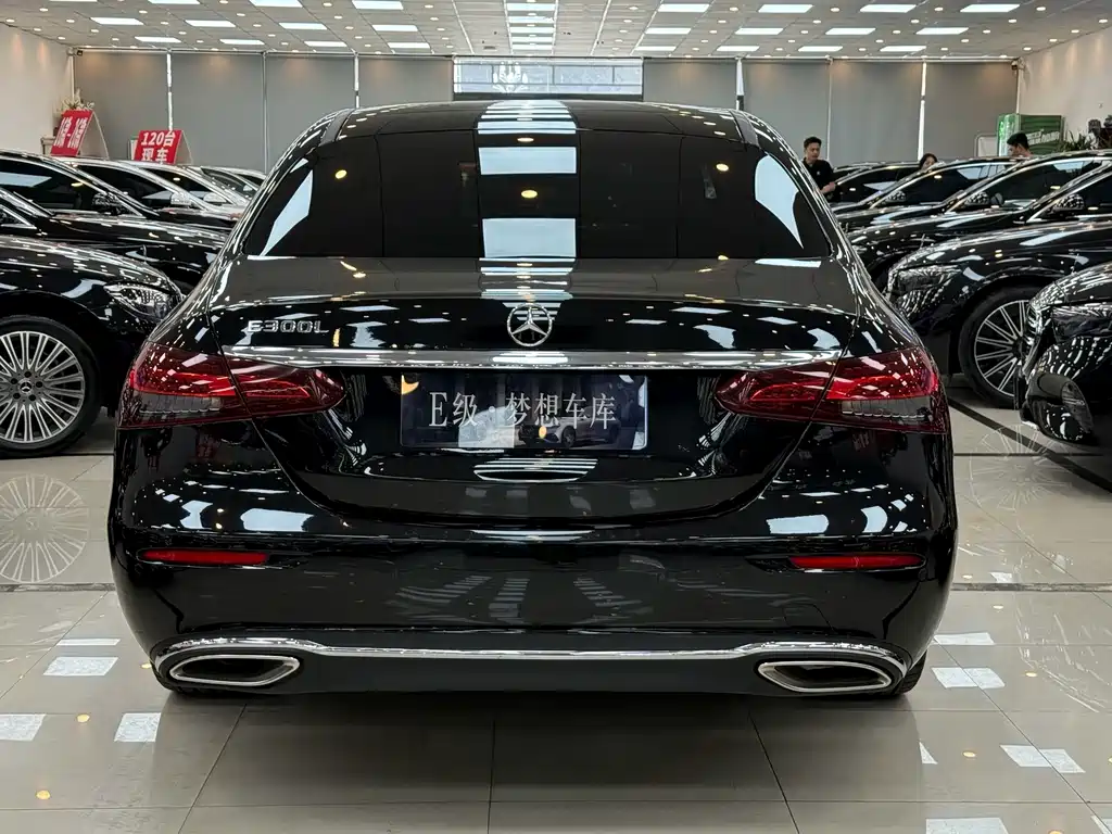 Mercedes-Benz E-Class — миниатюра 23